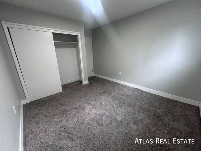 Building Photo - 551 S Fairfax St