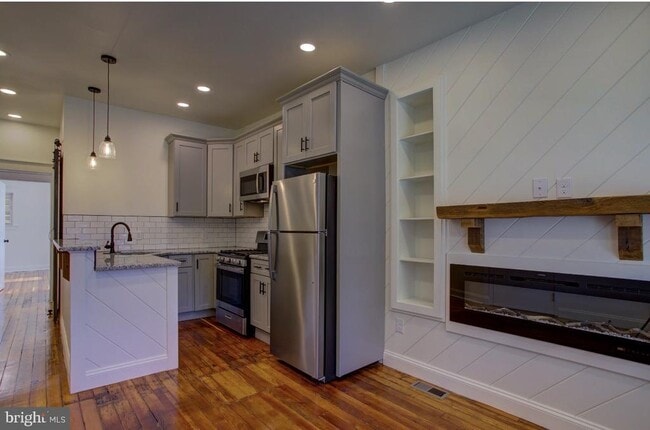 Building Photo - 537 N Plum St