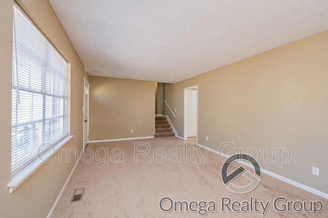 Building Photo - 504 Roselle Ln