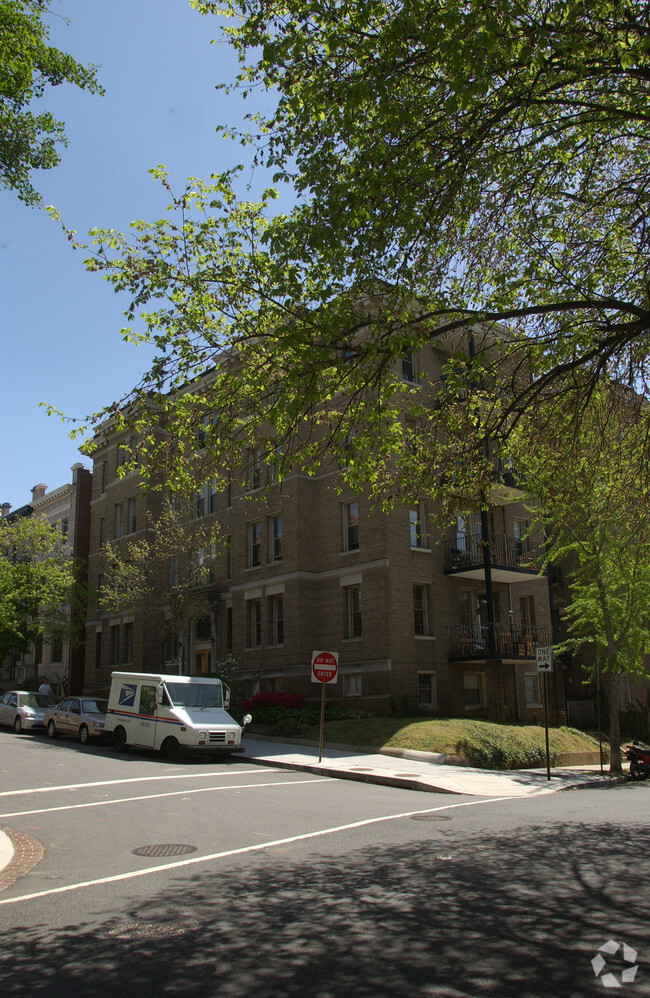 Building Photo - The Barlow at Kalorama Park