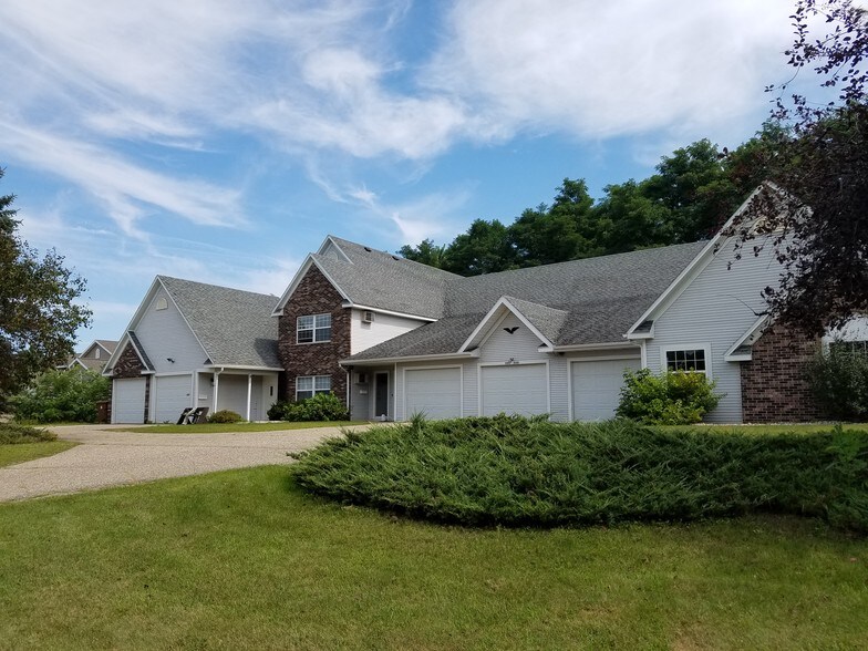 Building Photo - 3321 Echo Dells Ave