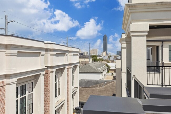 Building Photo - 5824 Winsome Ln