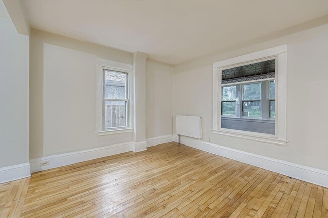 Building Photo - 2939 Russell Ave N