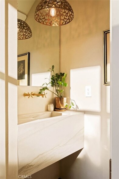 Building Photo - 354 5th Ave