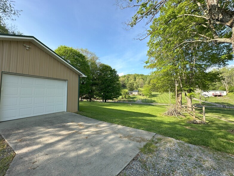 Building Photo - 11414 Goose Creek Rd