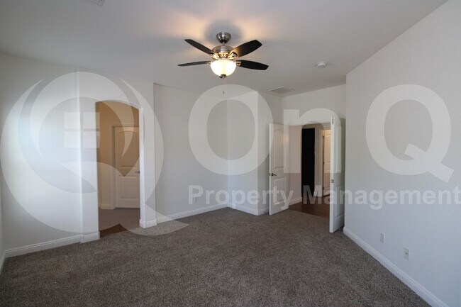 Building Photo - 1686 W Paisley Dr