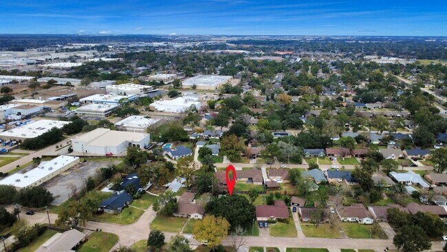 Building Photo - 10514 Haddington Dr