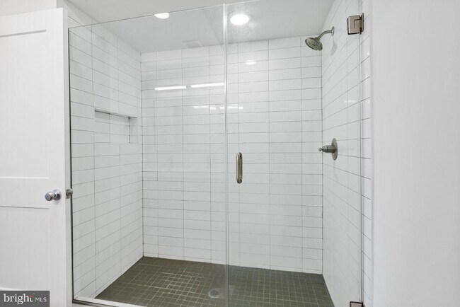 Building Photo - 1335 N Marston St