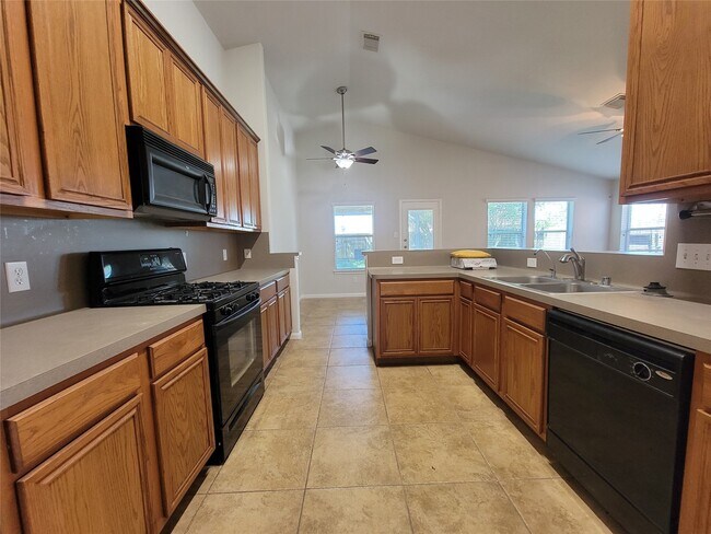 Building Photo - 2723 Wild Oak Park Dr