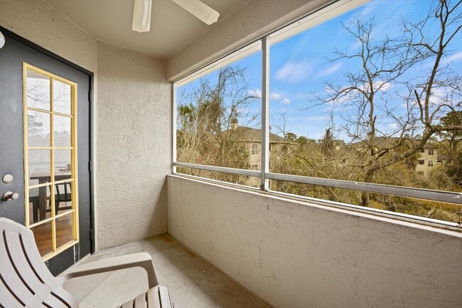 Building Photo - Updated Condo With Marsh Views Near Jax Beach