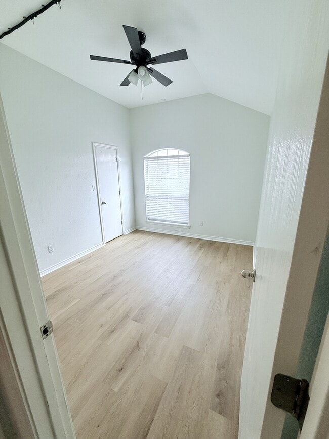 Building Photo - 2301 Tropical Wind Dr