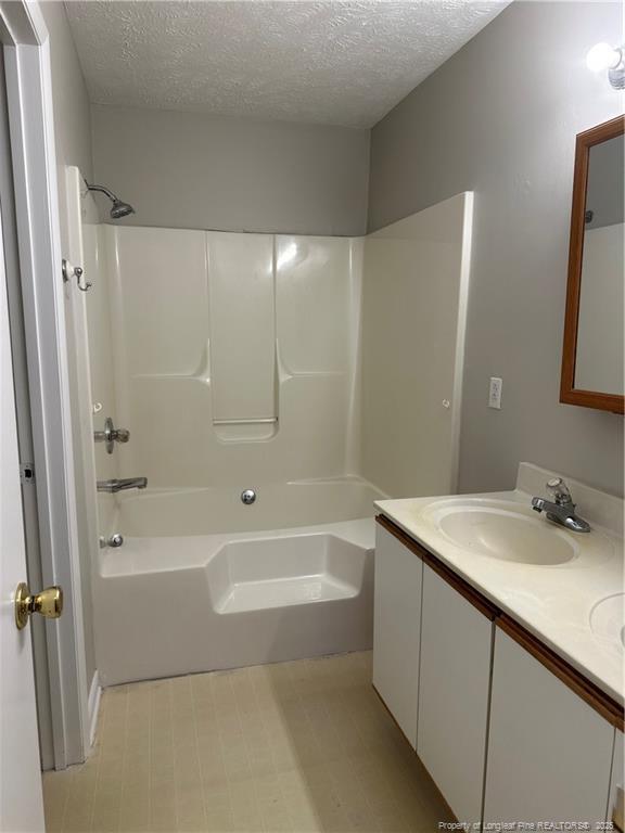 Building Photo - 3385 Galleria Dr
