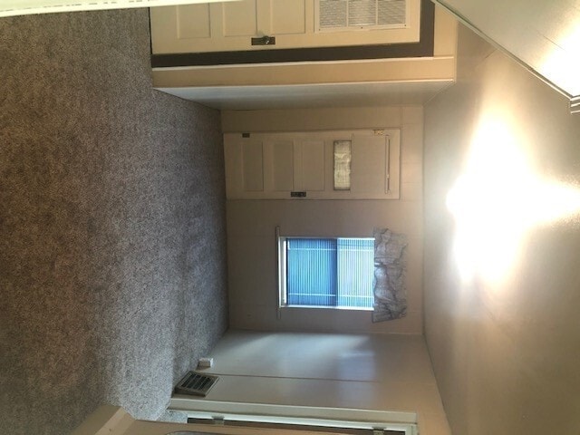Building Photo - 2 bedroom, 1.5 bath home with off street p...