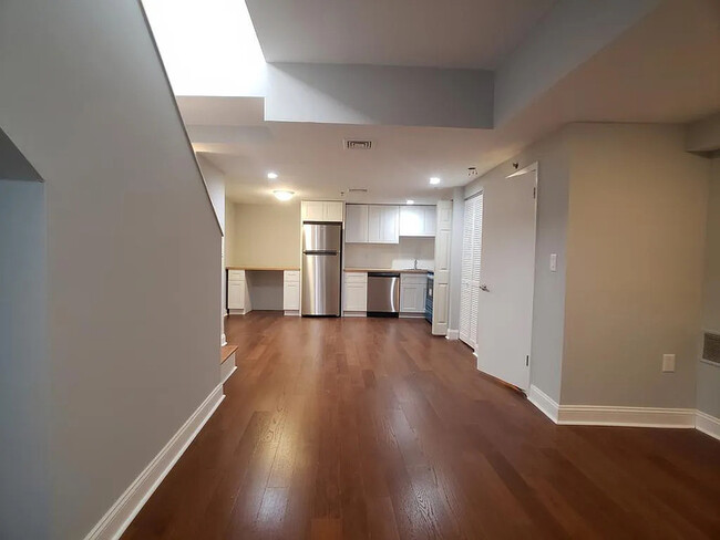 Primary Photo - 400 N Front St