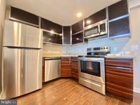 Building Photo - 1 W Main St