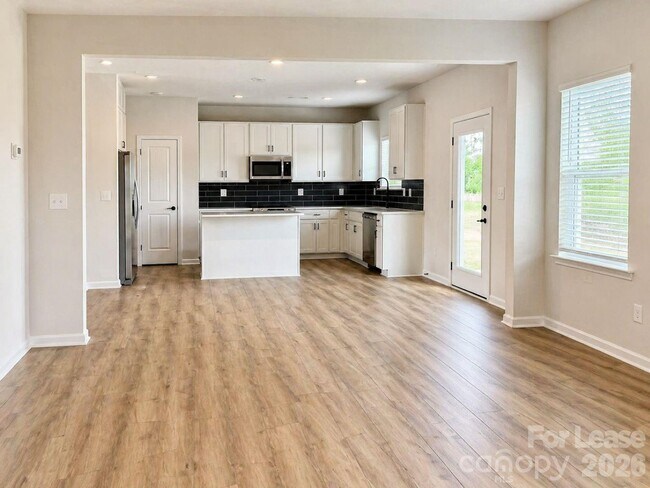 Building Photo - 524 Lively Cres