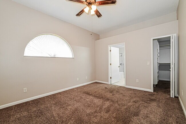 Building Photo - 1096 Manigan Ave
