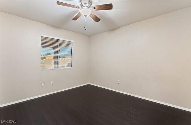 Building Photo - 857 Lantham Pl