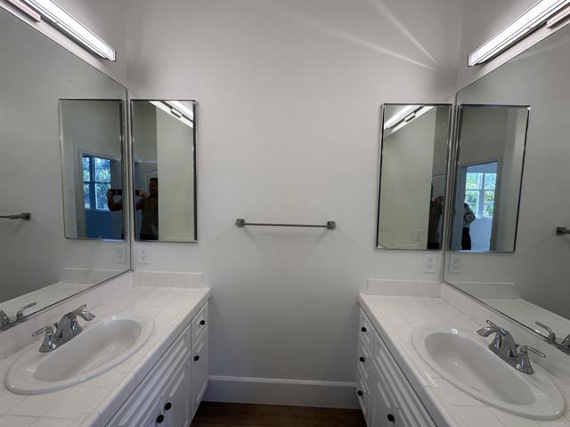 Building Photo - 845 Stratford Dr