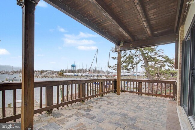 Building Photo - 768 Fairview Ave