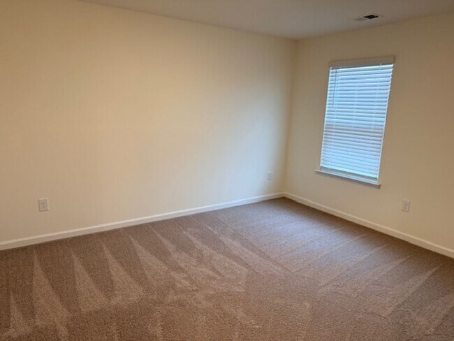 Building Photo - Maryville 37803 - Brand New Build in Maryville! 5 bedroom, 3.5 bath home - Contact Troy Adams (86...