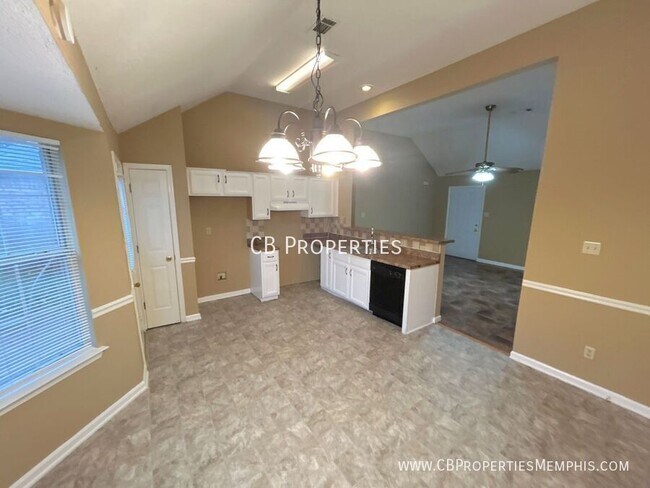 Building Photo - 4294 Bishop Hills Dr