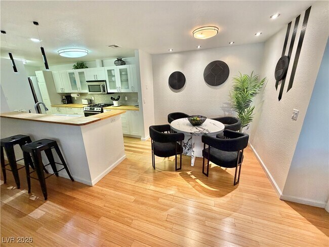 Building Photo - 2200 S Fort Apache Rd