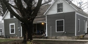 Building Photo - 219 E Mill St