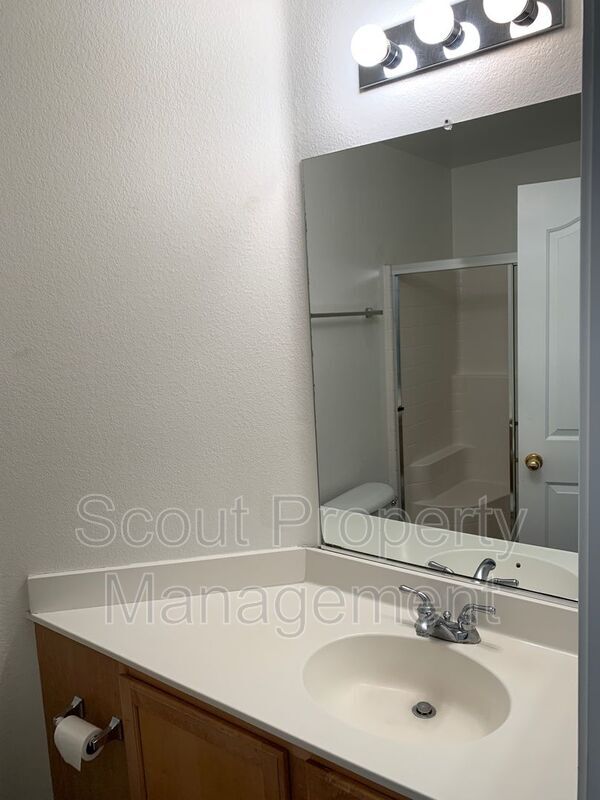 Building Photo - 33454 Twin Hills Way