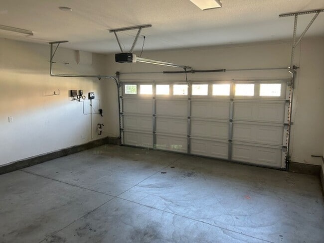 Building Photo - 40352 Charlesburg Dr