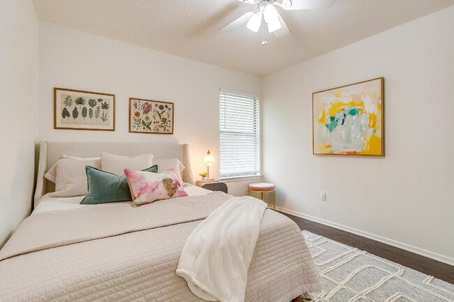 Building Photo - Charming 2-Bed Duplex in Heart of Fort Worth!