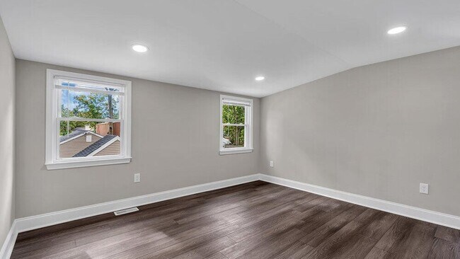 Building Photo - 557 Mantoloking Rd