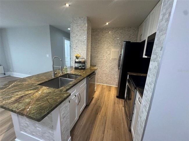 Building Photo - 1400 Gandy Blvd N