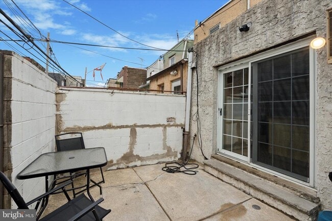 Building Photo - 1142 Tree St