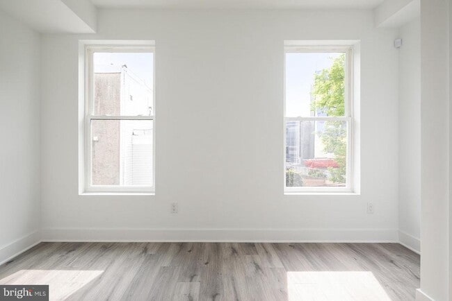 Building Photo - 2032 E Susquehanna Ave