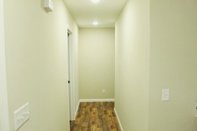 Building Photo - 174 County Rd 300 N