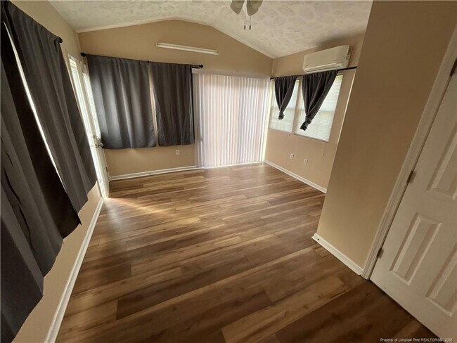 Building Photo - 2460 Saltwood Rd