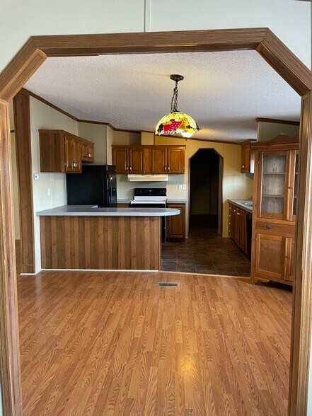 Building Photo - 128 White Pine Blvd