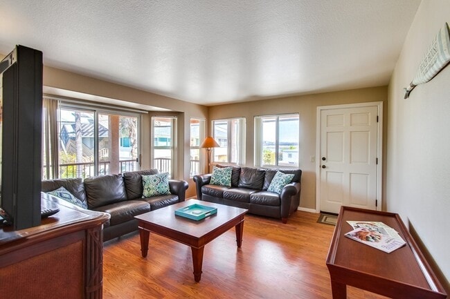Building Photo - 831 Allerton Ct