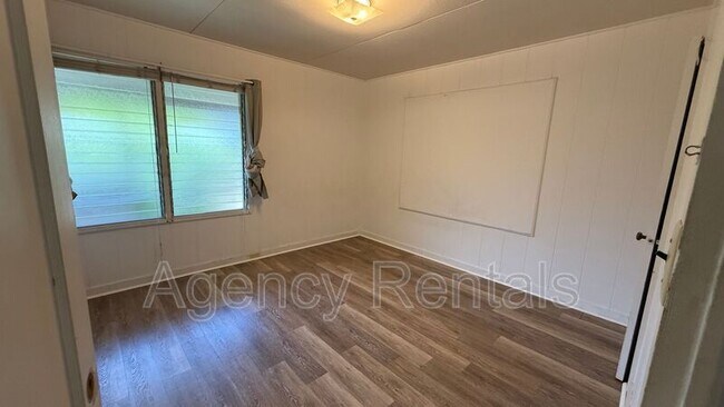 Building Photo - 720 Mahiai St