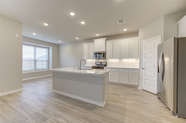 Building Photo - 812 Laguna Grn Ln