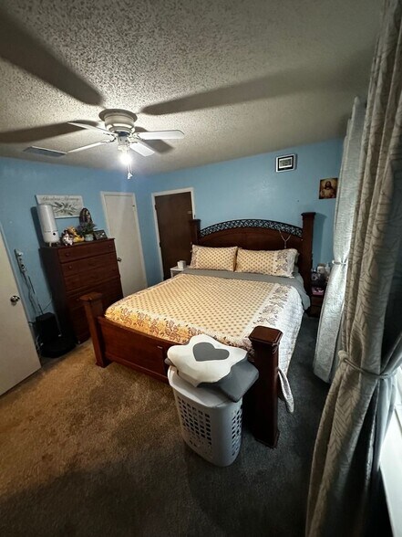 Building Photo - 4703 Stone Ridge Dr