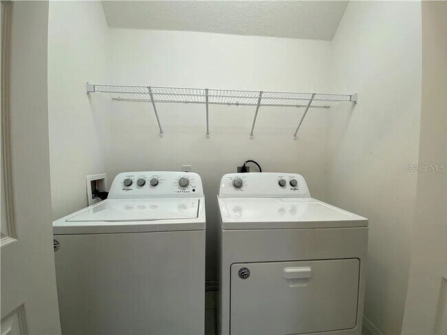 Building Photo - Beautiful End Unit Townhome Near Lake Nona w/ 2-Car Garage & Conservation Views!