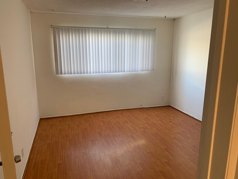 Building Photo - 1221 S Sherbourne Dr