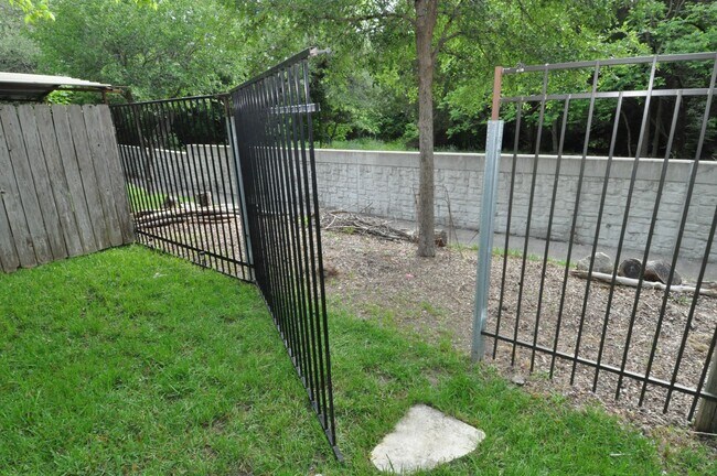 Building Photo - 13405 Saddlebrook Trail