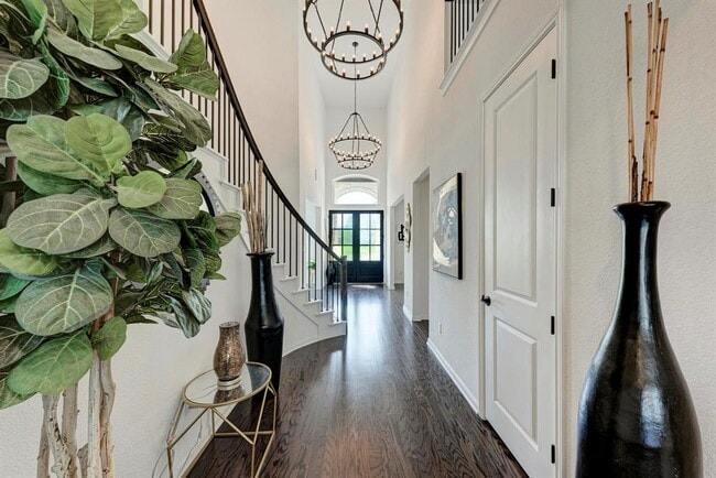 Building Photo - 5028 Olimpico Wy