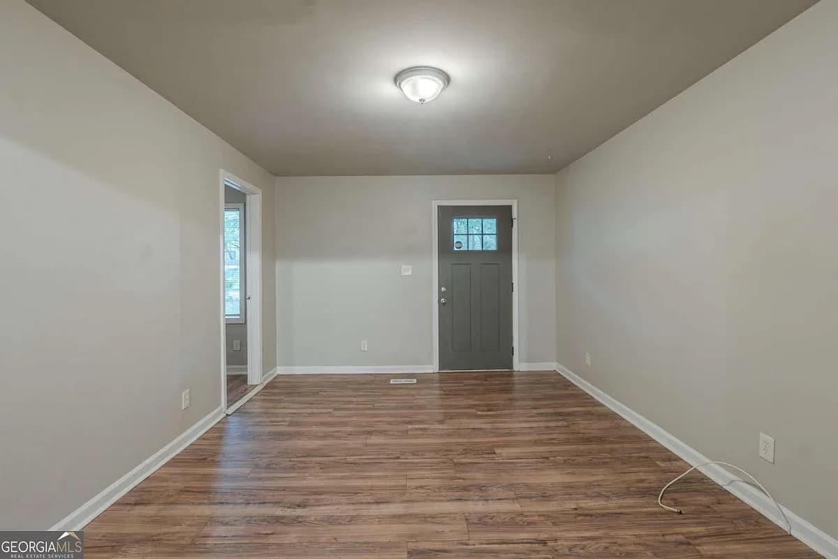 Building Photo - 3140 Delowe Dr