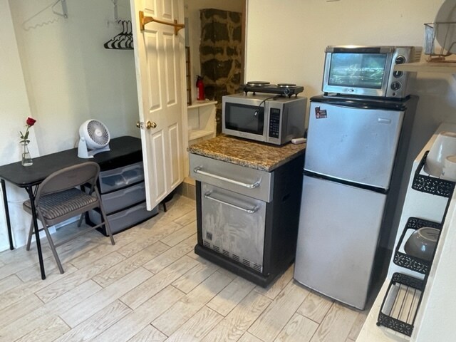 Building Photo - 4462 Sierra Dr