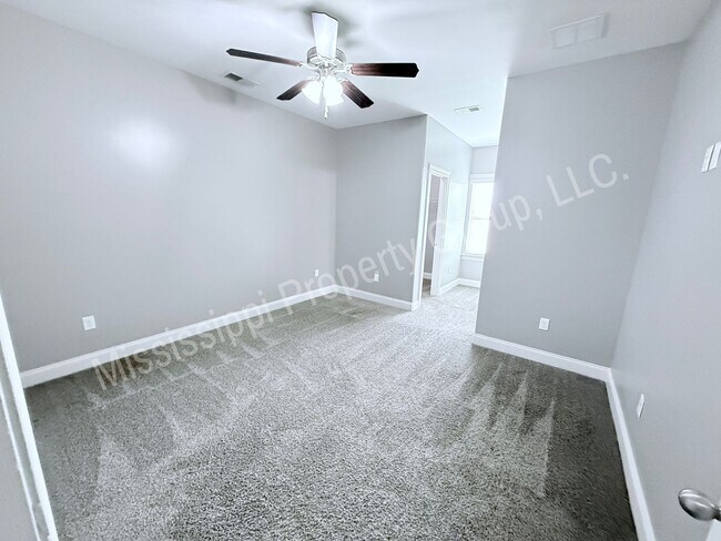 Building Photo - 4BR/4.5BA For Rent