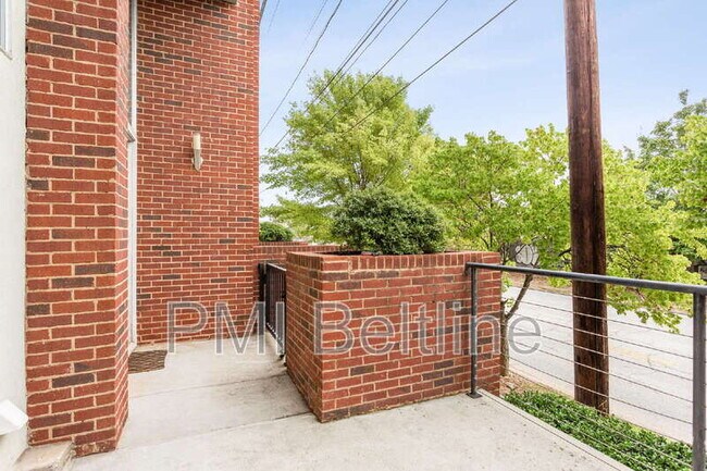 Building Photo - 988 DeKalb Ave NE